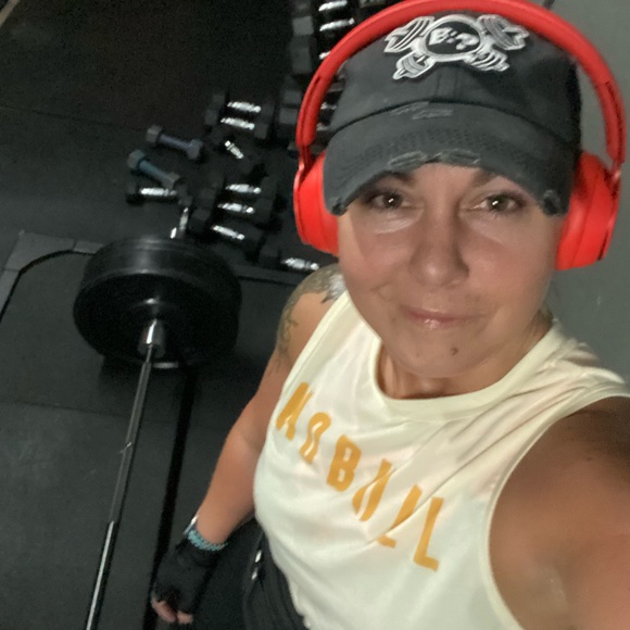 Meet your Posher, Carrie! Posh Ambassador!!🤩 - Picture 8 of 13